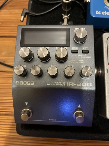Boss 200 amp and cabinet - boss,