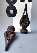 Pair of cast iron ornaments for pillar/portal 19th century.