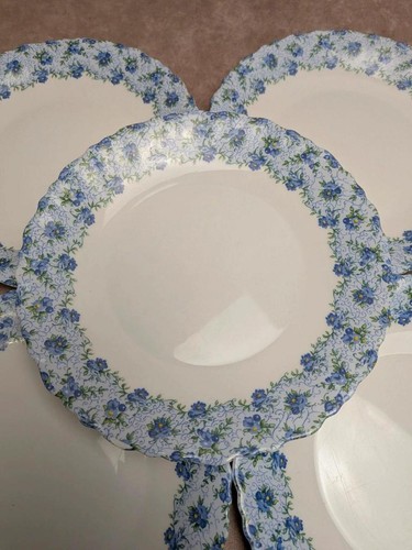 Lot assiettes à - 5,