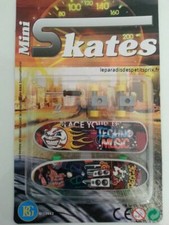 skate de doigt , 2 mini skates + tournevis , mini skate de doigt
