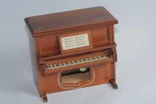 Jewelry Box Piano Music Box (55034)