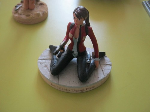Figurine lara croft tomb - lara,