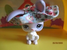 Petshop Garenne Rabbit #1061 + Original Accessory / With Magnet