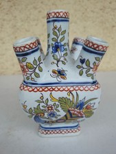 Vase pique-fleurs faience