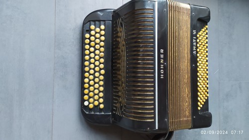 Accordeon marque hohner - marque,