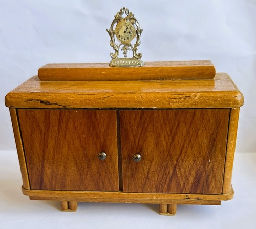 Ancien petit meuble miniature