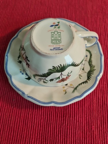 Superbe tasse soucoupe a - soucoupe,