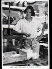 LES VANS (07) STAND MARCHANDE