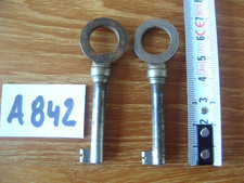 LOT A842 DE 2 CLÉ CLÉS CLEFS
