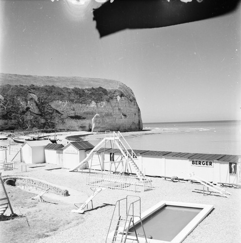 Etretat 1960 cabines jeux - etretat,