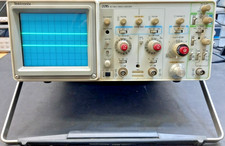 TEKTRONIX  2215 2x60MHZ