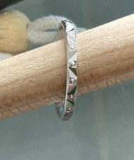 alliance fantaisie en or blanc