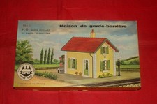 ANDRE PORTE HO MAQUETTE MAISON GARDE BARRIERES 124 C TRAIN ELECTRIQUE NEUF BOITE