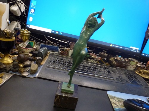 Sculpture art - sculpture,