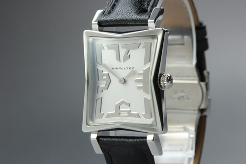 Presque comme neuve montre - neuve],