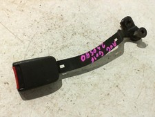 Attache ceinture avant gauche