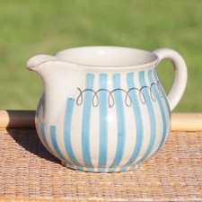 Pot à lait rayé bleu