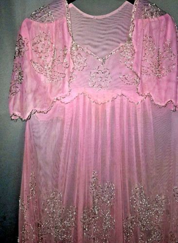Robe style oriental décorée