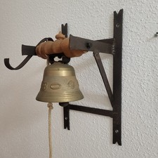 cloche murale  suisse en