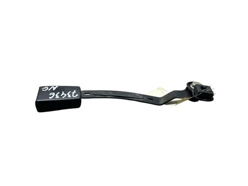 Attache ceinture avant gauche