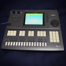 YAMAHA QY700 MIDI Music