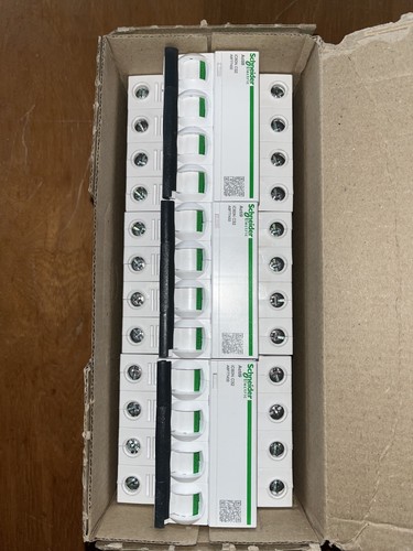 Disjoncteur tetrapolaire 32a - tetrapolaire,