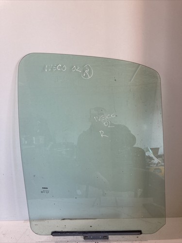 Porte avant droite vitrée