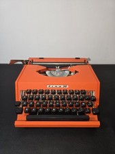 Vintage Orange Lisa 30 Typewriter - AZERTY Keyboard - Retro Design