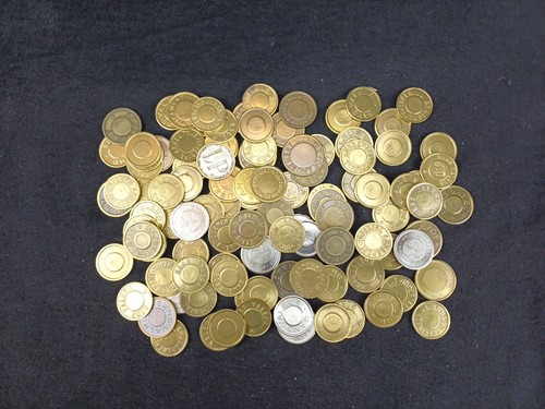 Lot x100 jetons - -,
