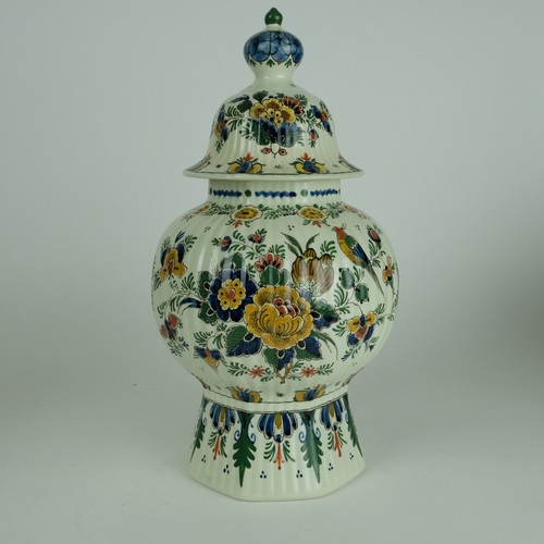 Ancien vase côtelé