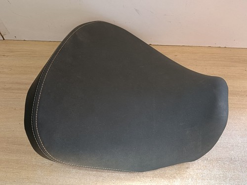 Une selle siege origine moto - selle,