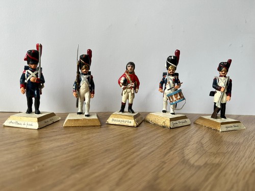 Lot figurines bois - de, en