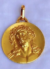 Pendentif médaillon or