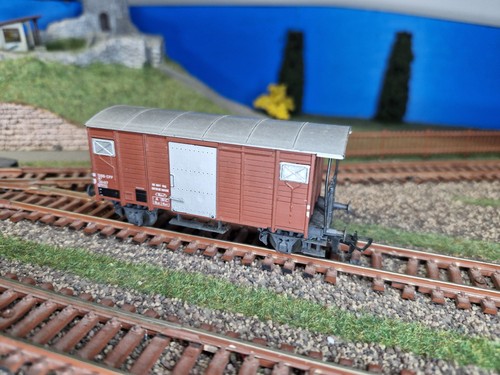 Wagon couvert essieux - couvert,