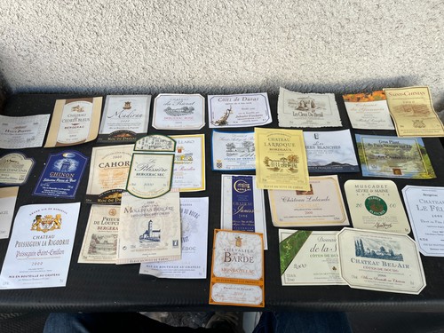 Lot étiquettes de vins - 29,