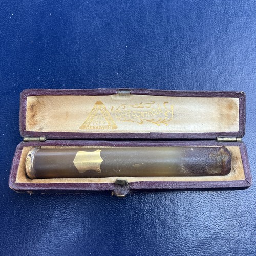 Ancien fume cigarette smoke - fume,