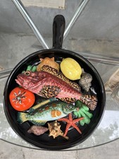 Grand Plat en céramique de Vallauris à décor de poissons et crustacé