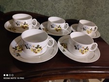 5 tasses à thé + soucoupes