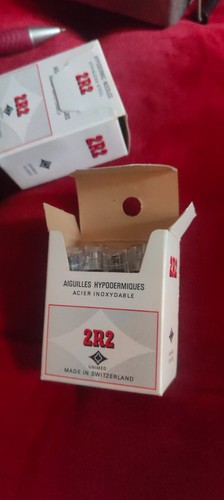 Boîtes aiguilles - boîtes,,