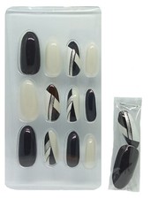 24 faux ongles noirs et blancs
