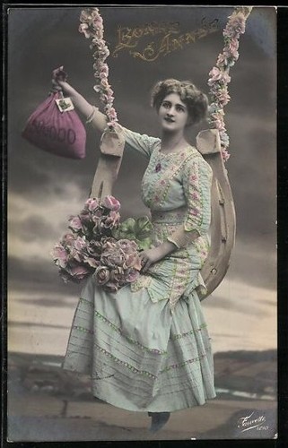 Carte postale femme assise sur