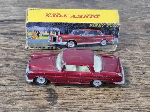 Voiture miniature mercedes - miniature,
