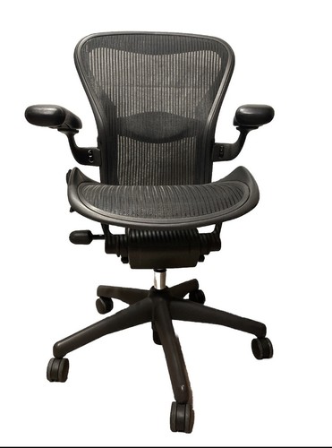 Herman miller aeron chair - miller,