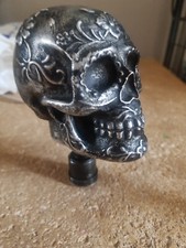 crâne en étain massif fait