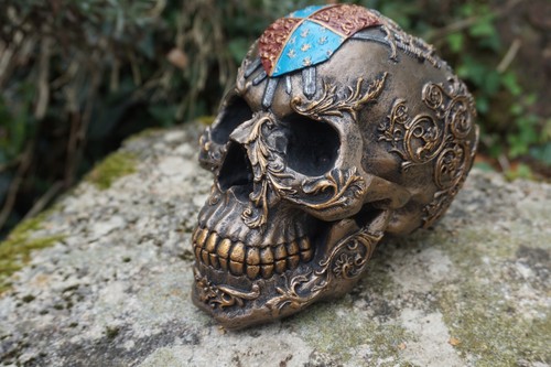 766 7529 tete - mort, figurine