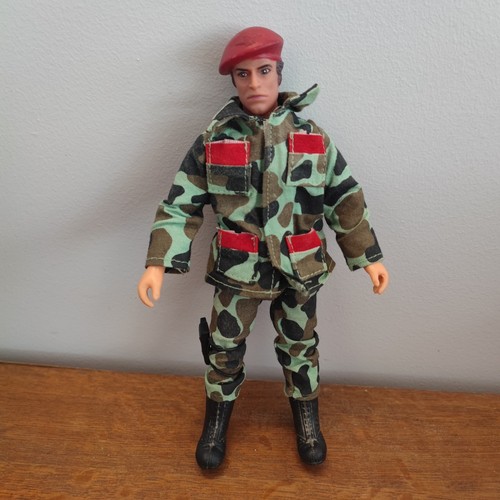 Figurine the magnificent - figurine,