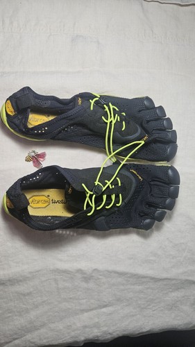Vibram fivefingers yellow and - fivefingers,