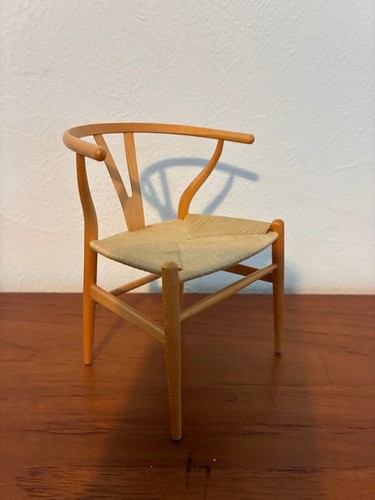 Vitra miniatures ch24 wishbone - vitra,