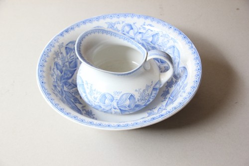 Ancien service toilette - service, de