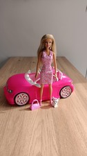 Poupée Barbie et voiture